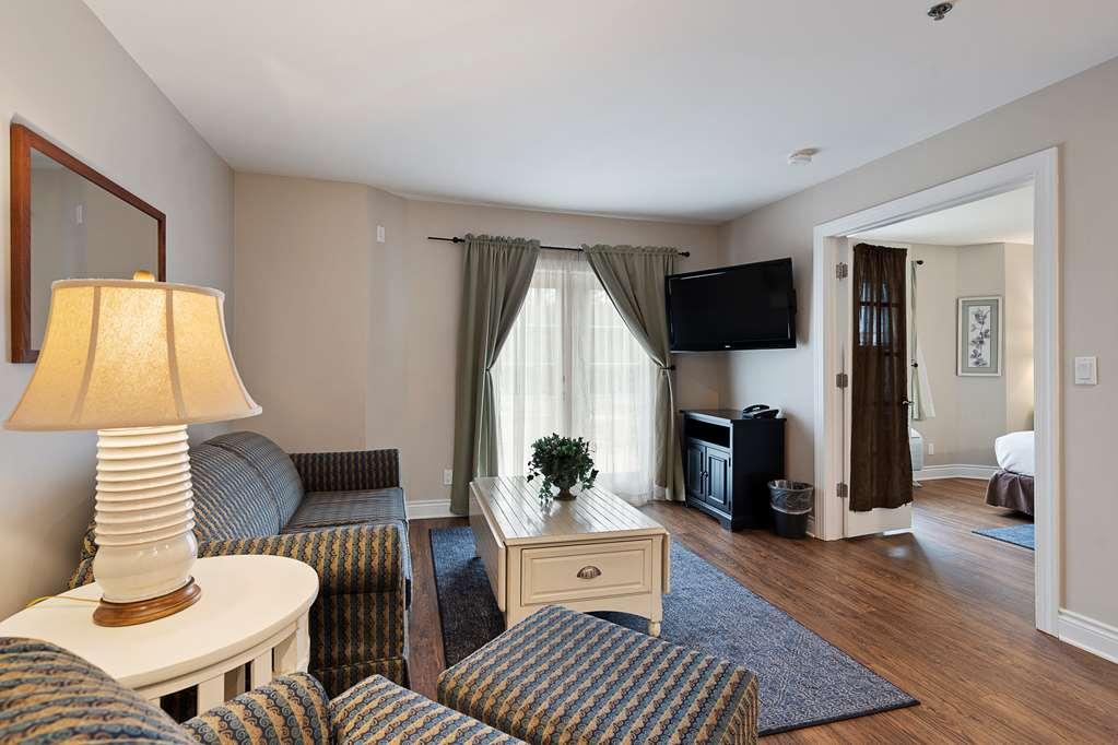 Charlevoix Inn & Suites Surestay Collection By Best Western Pokoj fotografie