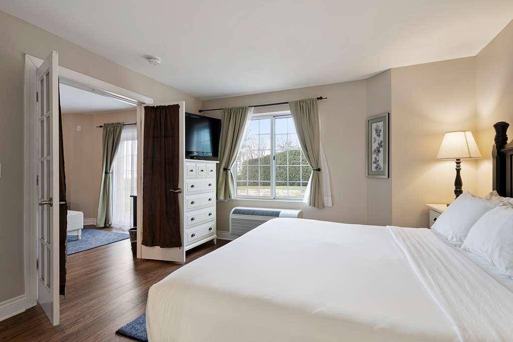 Charlevoix Inn & Suites Surestay Collection By Best Western Pokoj fotografie
