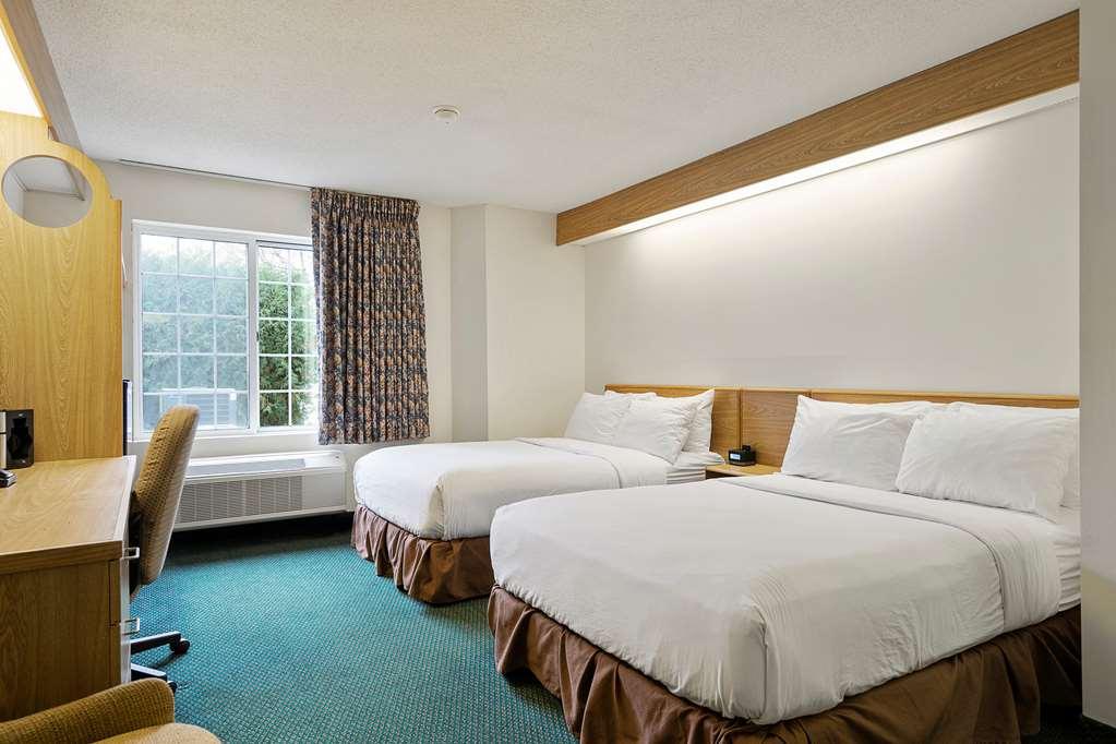 Charlevoix Inn & Suites Surestay Collection By Best Western Pokoj fotografie