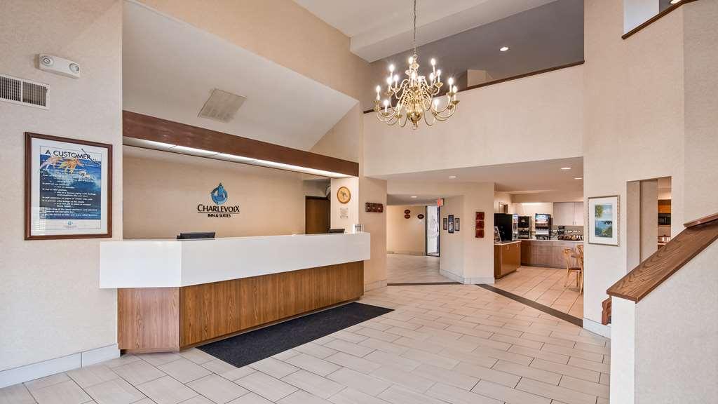 Charlevoix Inn & Suites Surestay Collection By Best Western Interiér fotografie