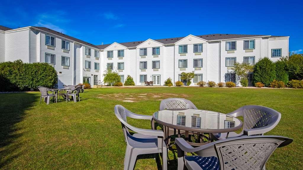 Charlevoix Inn & Suites Surestay Collection By Best Western Zařízení fotografie