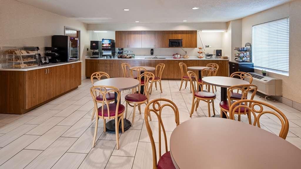 Charlevoix Inn & Suites Surestay Collection By Best Western Exteriér fotografie