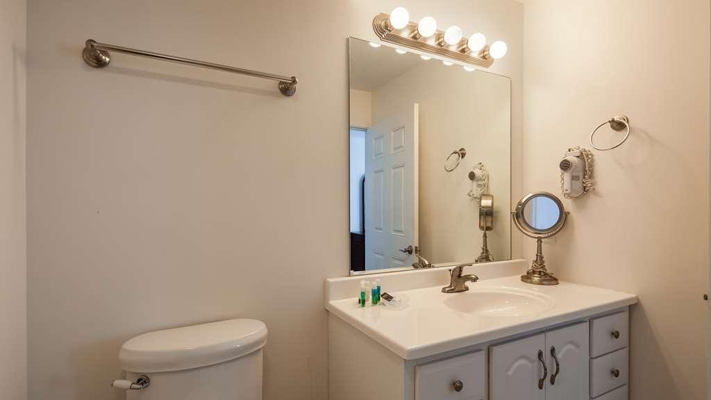 Charlevoix Inn & Suites Surestay Collection By Best Western Exteriér fotografie