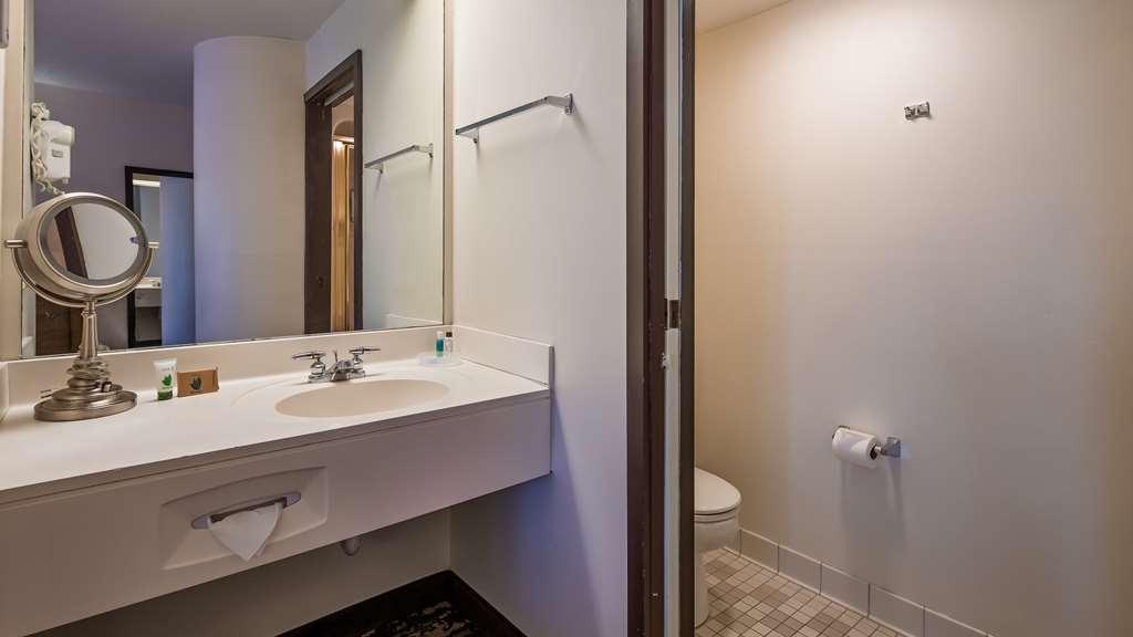Charlevoix Inn & Suites Surestay Collection By Best Western Exteriér fotografie